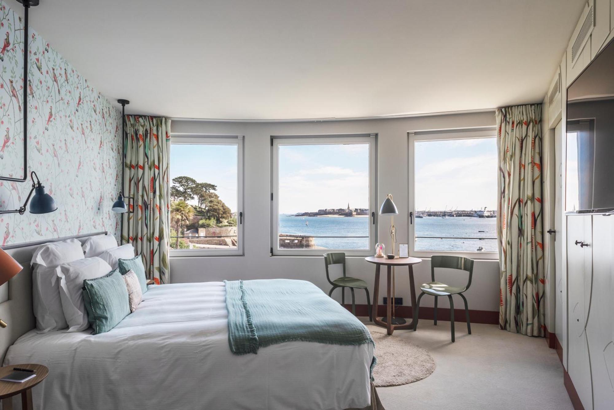 Deluxe Double Room with Sea View,1500617407:JPEG